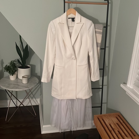 NWOT Jay Godfrey 2 piece white blazer dress with separate sheer tulle maxi skirt - Picture 7 of 7